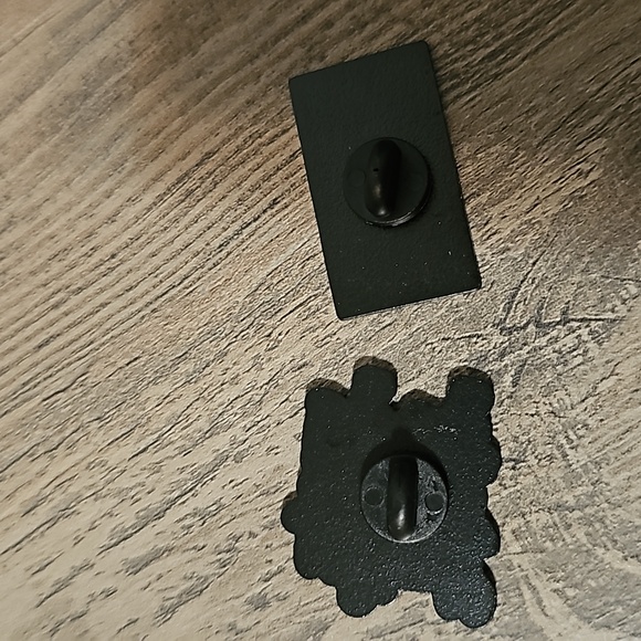 Sassy enamel pins - Picture 5 of 5